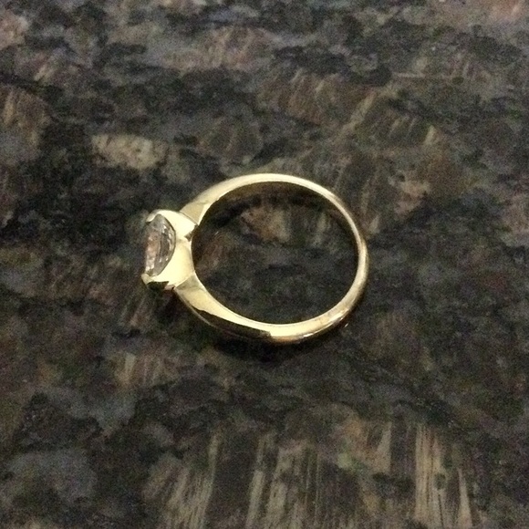 Gold Ring - Picture 3 of 5